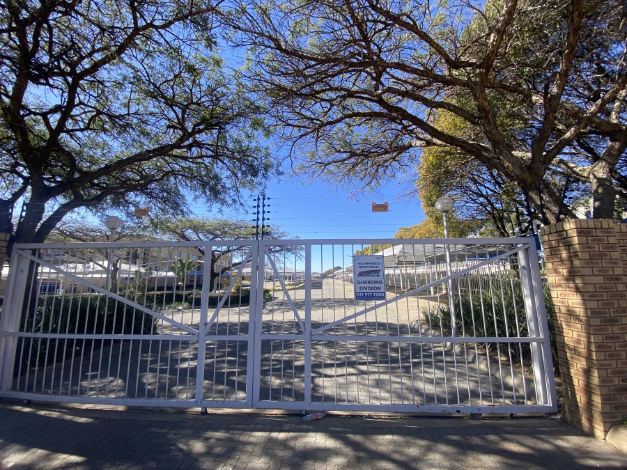 To Let commercial Property for Rent in Randjespark Gauteng
