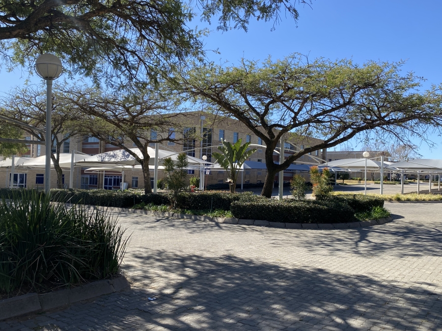 To Let commercial Property for Rent in Randjespark Gauteng