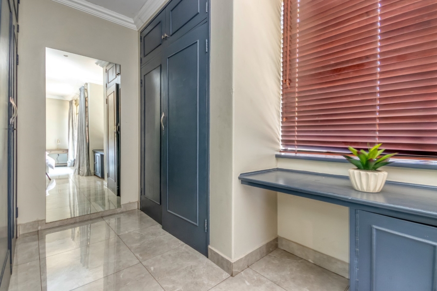 To Let 4 Bedroom Property for Rent in Bryanston Gauteng
