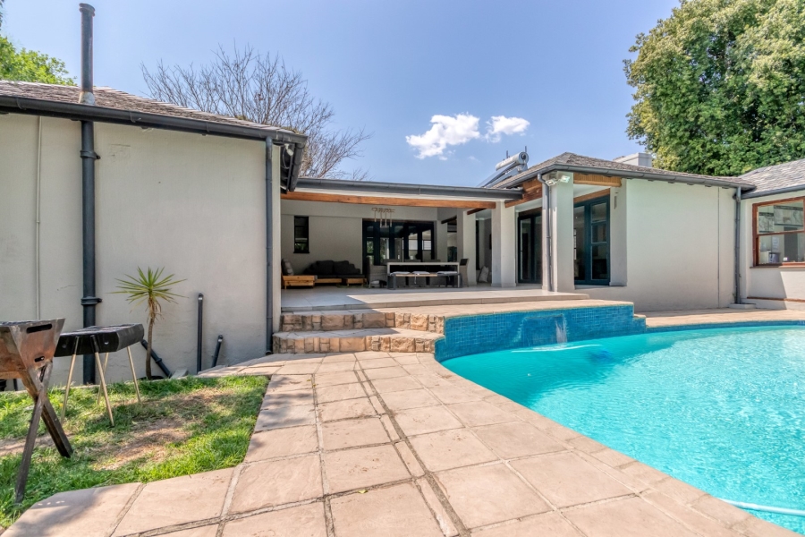 To Let 4 Bedroom Property for Rent in Bryanston Gauteng