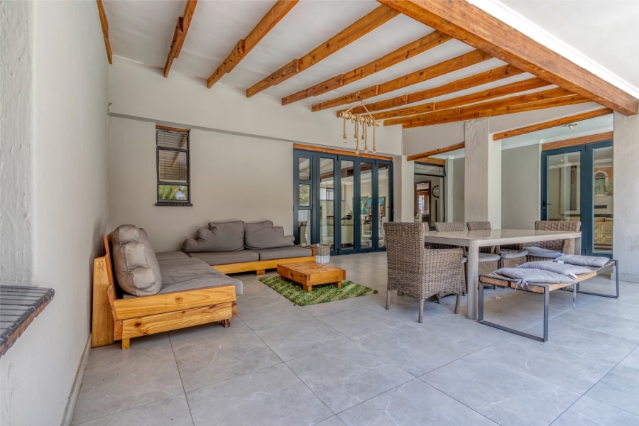 To Let 4 Bedroom Property for Rent in Bryanston Gauteng