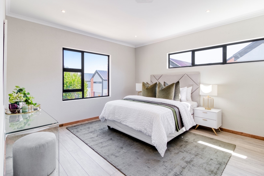 4 Bedroom Property for Sale in Linden Gauteng