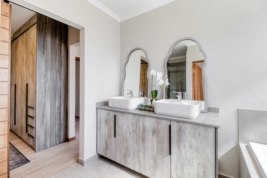 4 Bedroom Property for Sale in Linden Gauteng