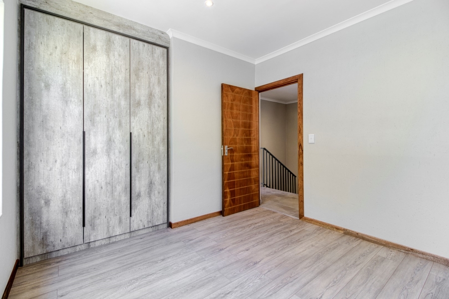 4 Bedroom Property for Sale in Linden Gauteng