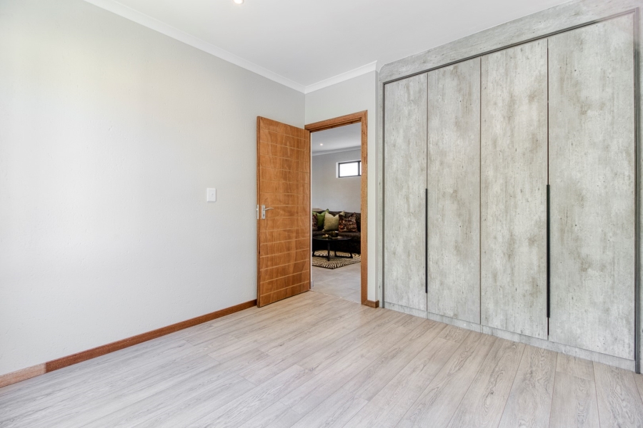 4 Bedroom Property for Sale in Linden Gauteng
