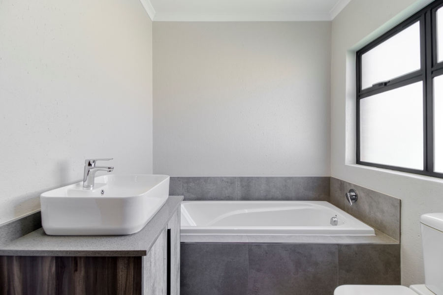 4 Bedroom Property for Sale in Linden Gauteng