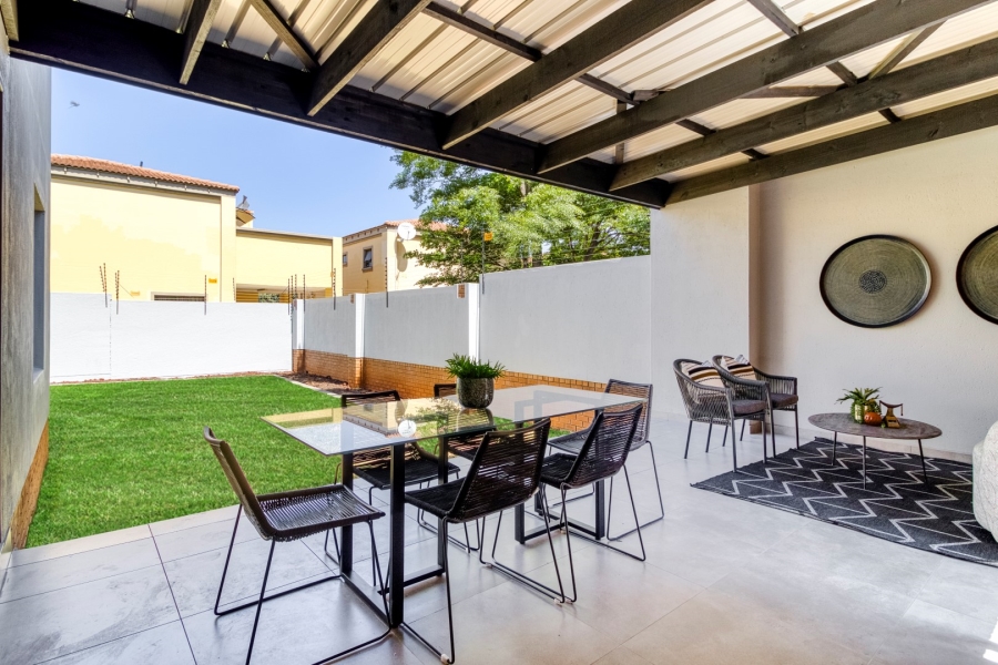 4 Bedroom Property for Sale in Linden Gauteng