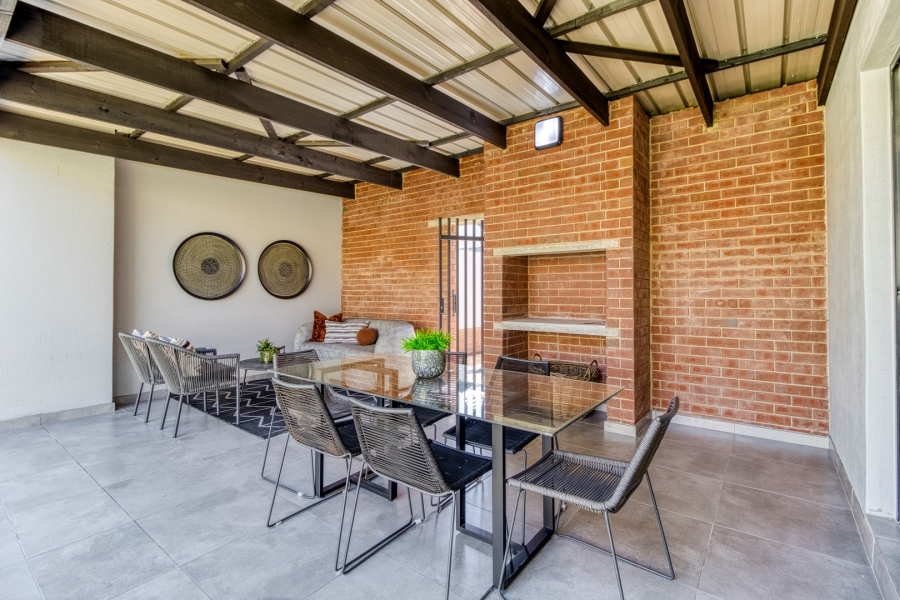 4 Bedroom Property for Sale in Linden Gauteng