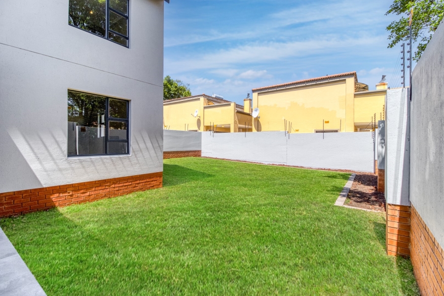 4 Bedroom Property for Sale in Linden Gauteng