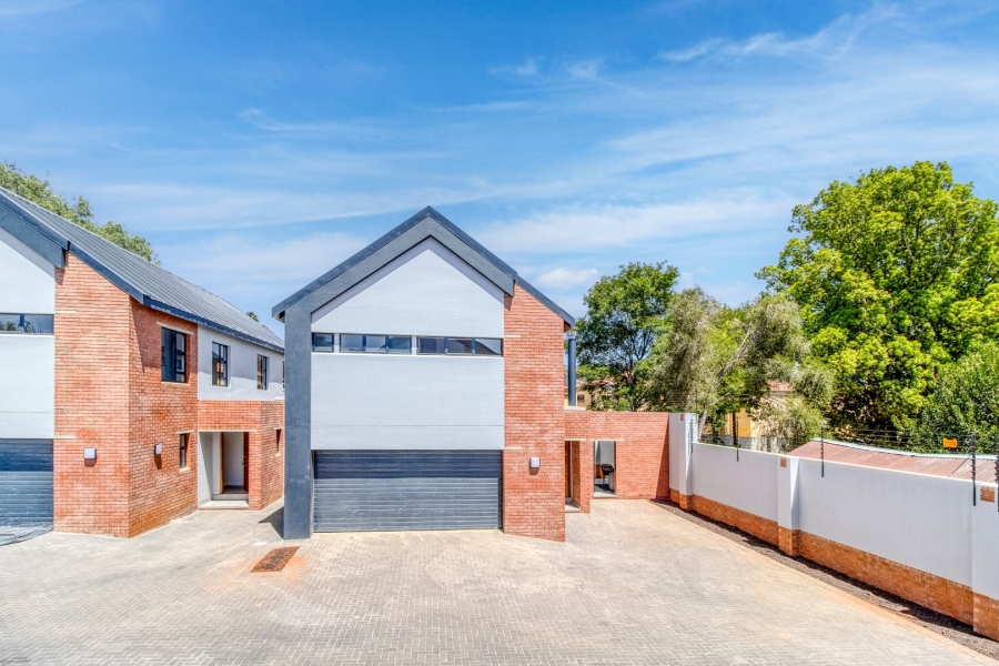 4 Bedroom Property for Sale in Linden Gauteng
