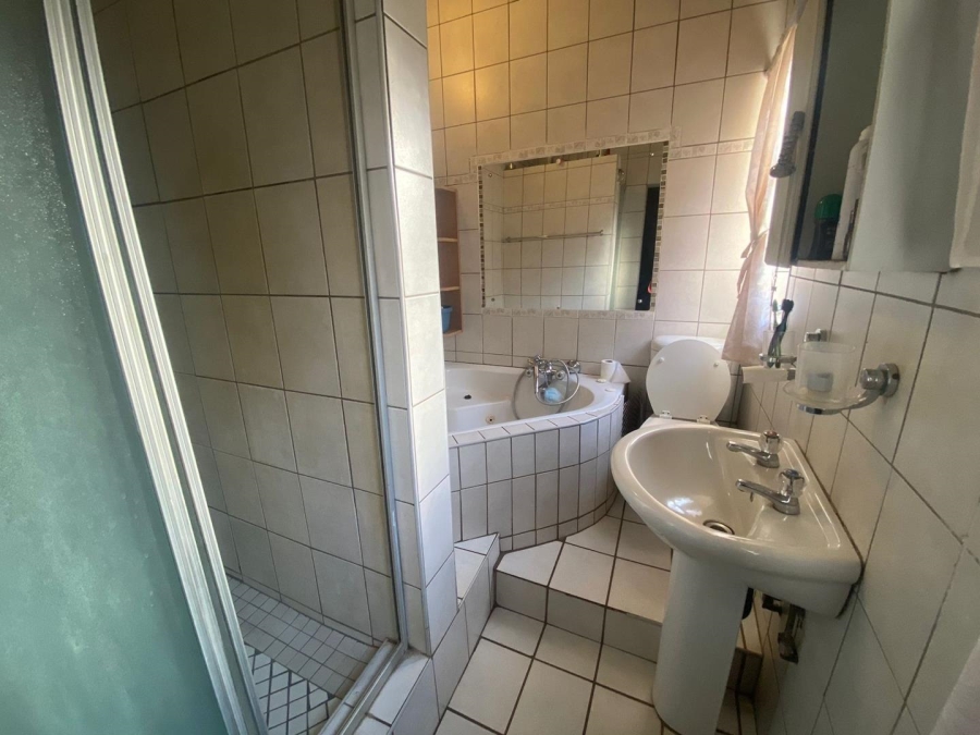 4 Bedroom Property for Sale in Derdepoort Gauteng