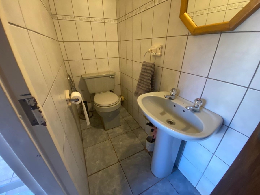 4 Bedroom Property for Sale in Derdepoort Gauteng