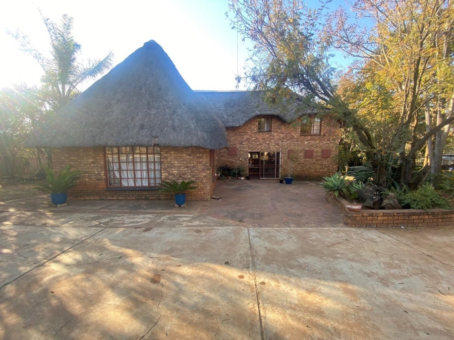4 Bedroom Property for Sale in Derdepoort Gauteng