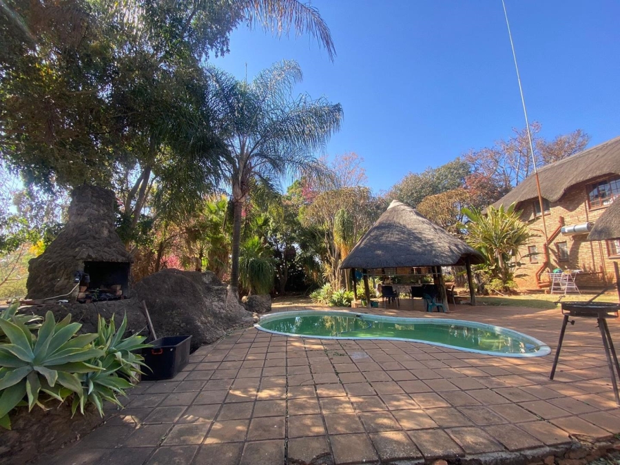 4 Bedroom Property for Sale in Derdepoort Gauteng