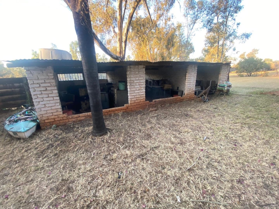 4 Bedroom Property for Sale in Derdepoort Gauteng