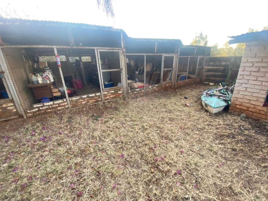 4 Bedroom Property for Sale in Derdepoort Gauteng