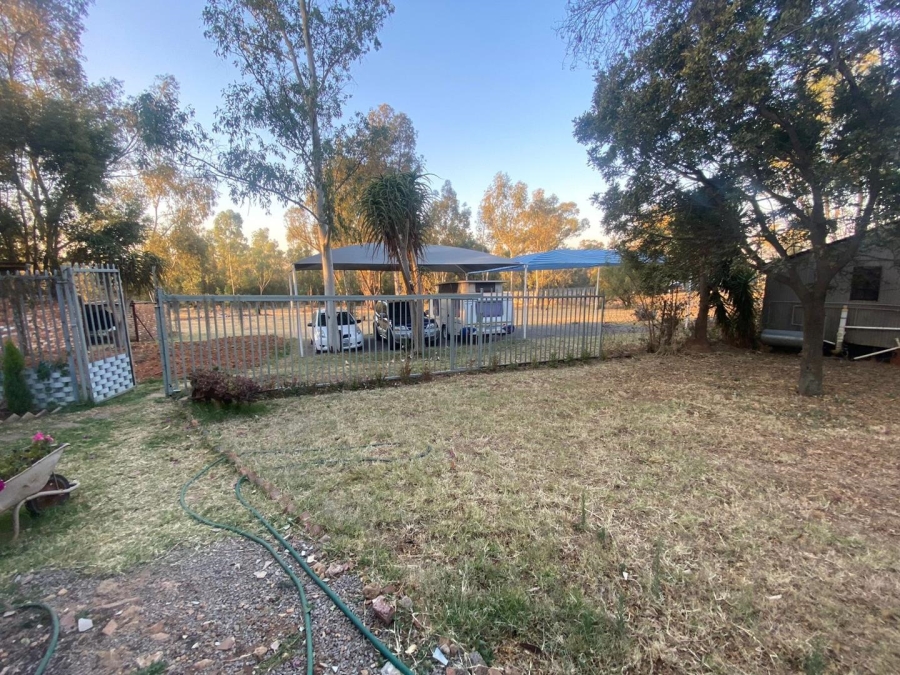 4 Bedroom Property for Sale in Derdepoort Gauteng
