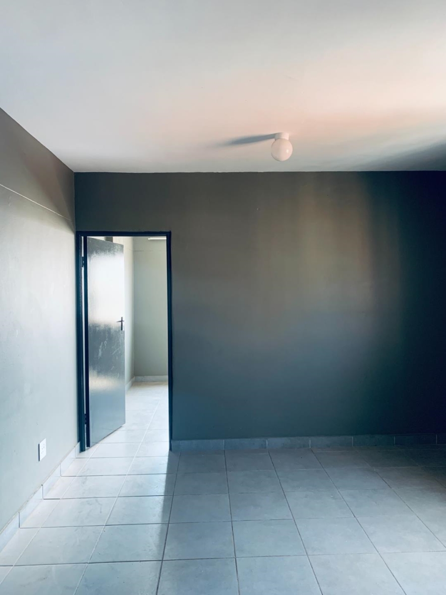 To Let 1 Bedroom Property for Rent in Johannesburg Central Gauteng