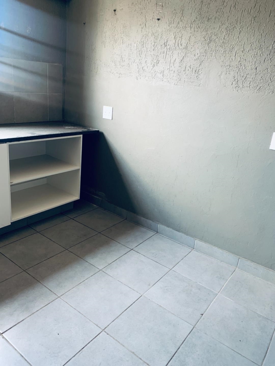 To Let 1 Bedroom Property for Rent in Johannesburg Central Gauteng