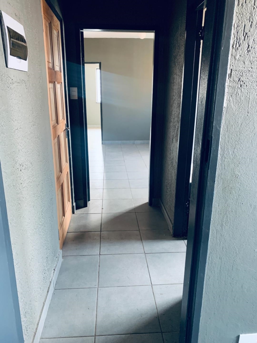 To Let 1 Bedroom Property for Rent in Johannesburg Central Gauteng