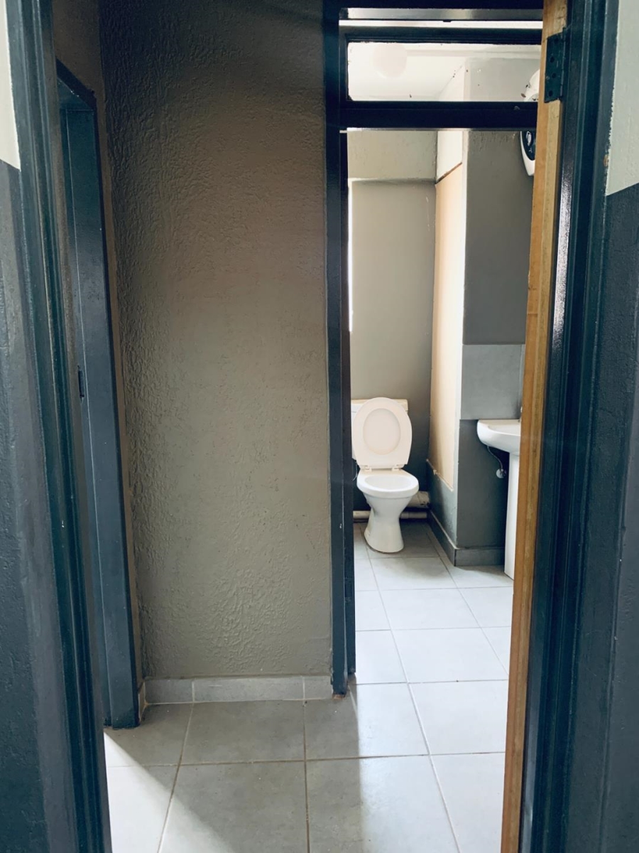 To Let 1 Bedroom Property for Rent in Johannesburg Central Gauteng