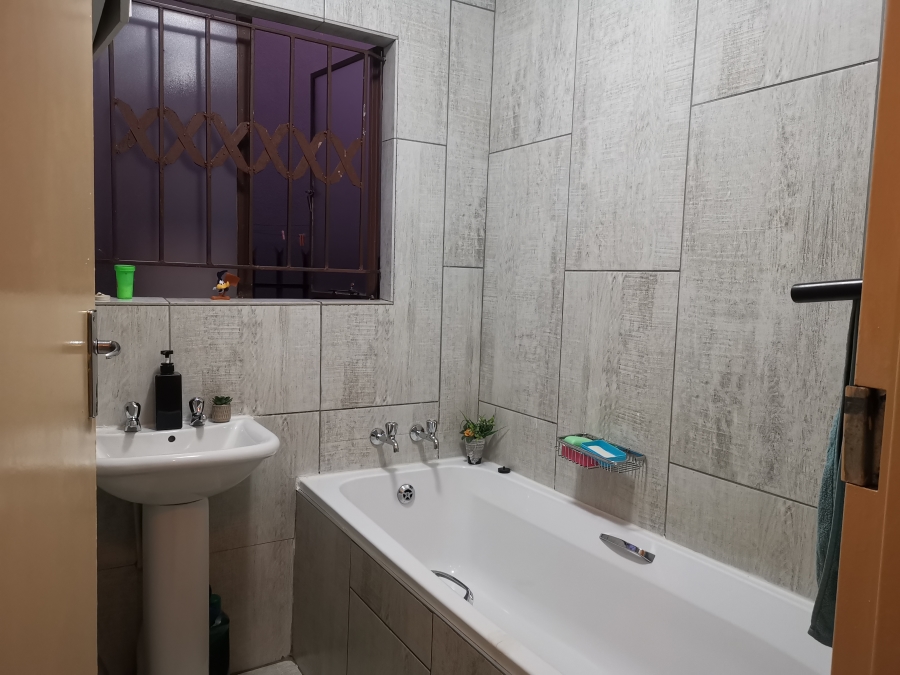 3 Bedroom Property for Sale in Soshanguve East Ext 6 Gauteng