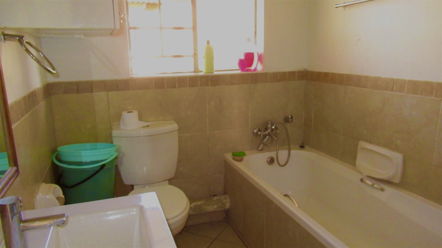2 Bedroom Property for Sale in Erand Gardens Gauteng