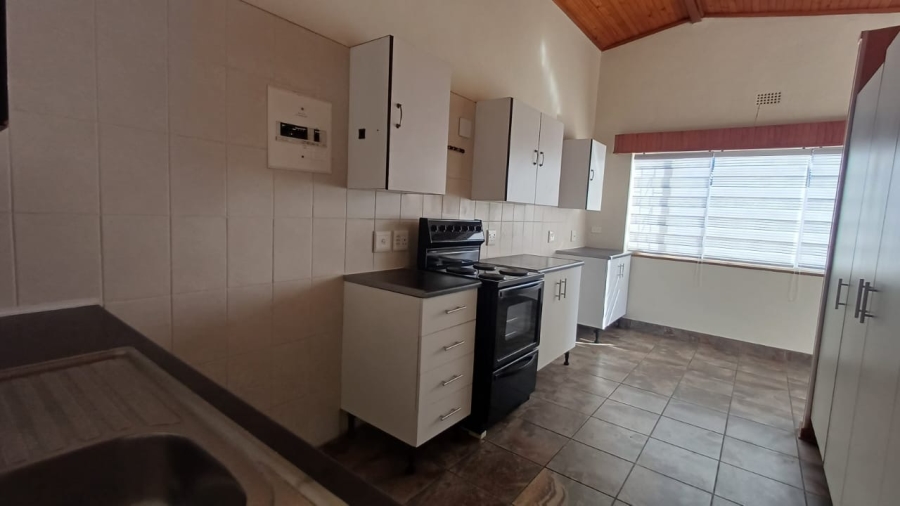 To Let 1 Bedroom Property for Rent in Mondeor Gauteng