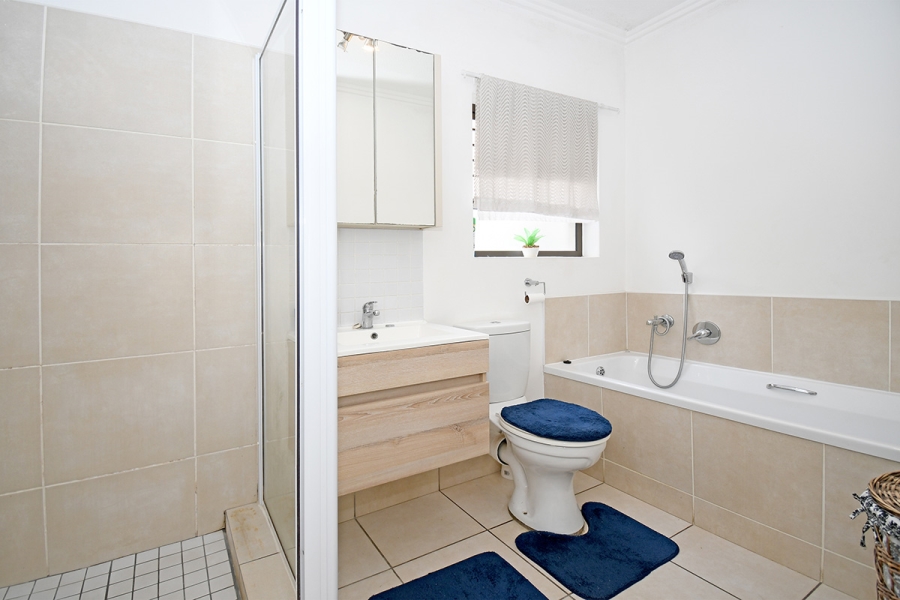 1 Bedroom Property for Sale in Lonehill Gauteng