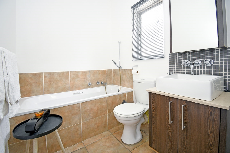 1 Bedroom Property for Sale in Fourways Gauteng