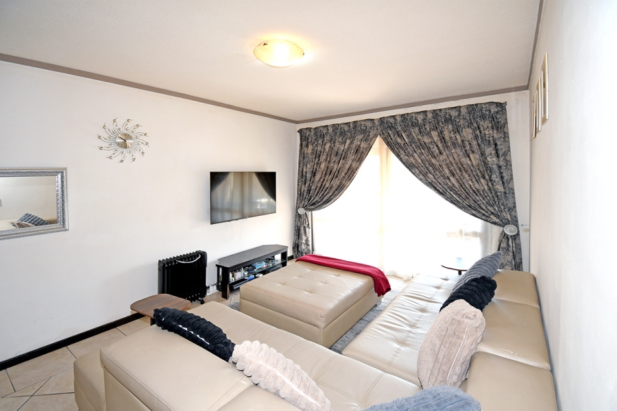 2 Bedroom Property for Sale in Lonehill Gauteng
