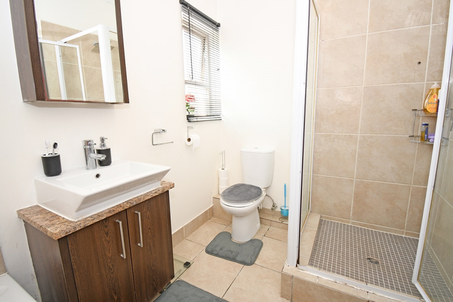 2 Bedroom Property for Sale in Lonehill Gauteng