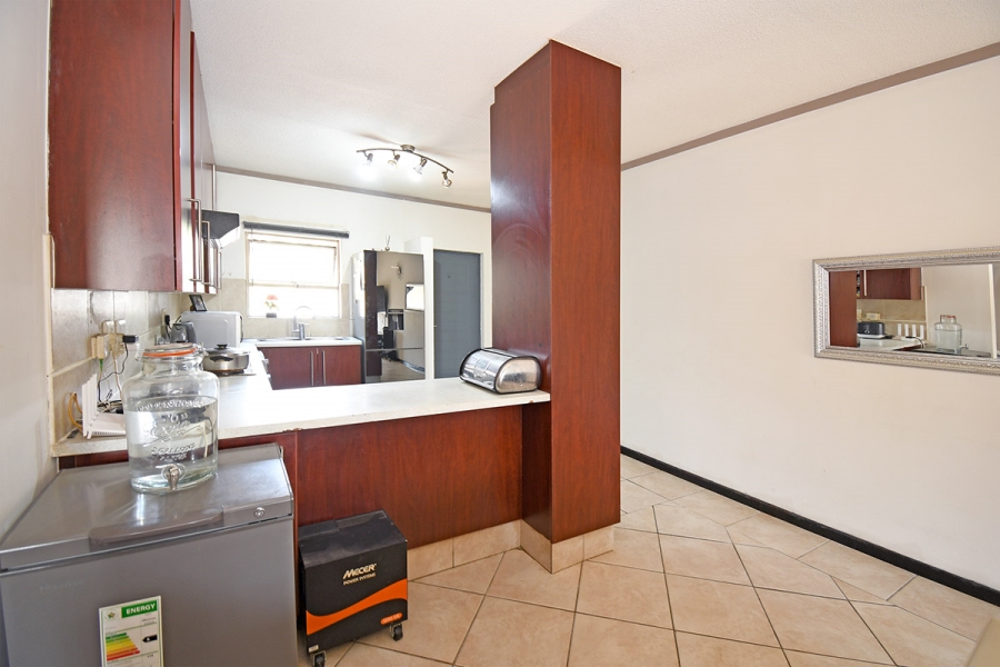 2 Bedroom Property for Sale in Lonehill Gauteng