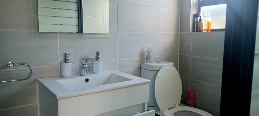 To Let 1 Bedroom Property for Rent in Waterfall Gauteng