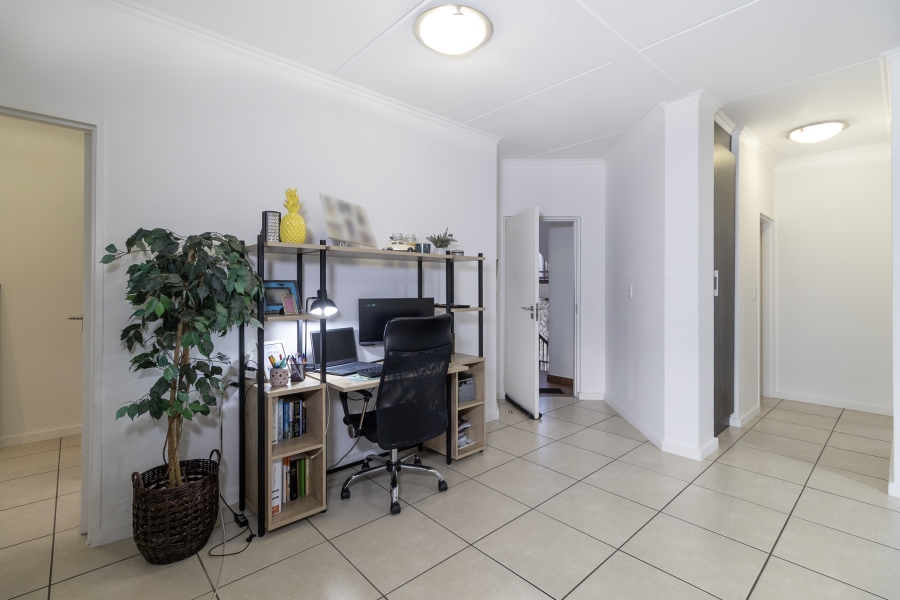 2 Bedroom Property for Sale in Greenstone Hill Gauteng