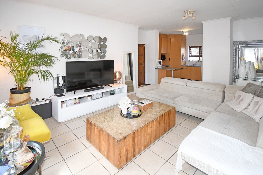 2 Bedroom Property for Sale in Broadacres Gauteng
