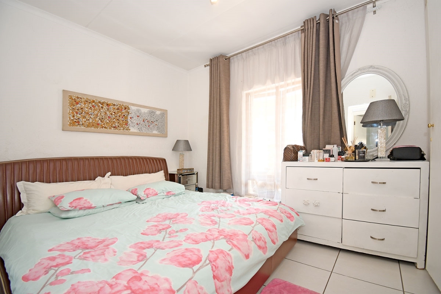 2 Bedroom Property for Sale in Broadacres Gauteng