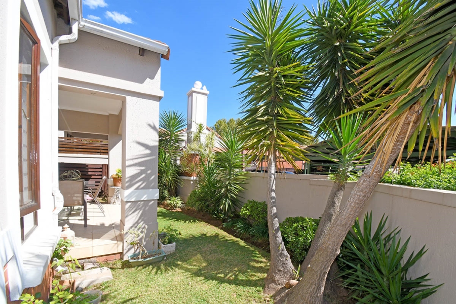 2 Bedroom Property for Sale in Broadacres Gauteng
