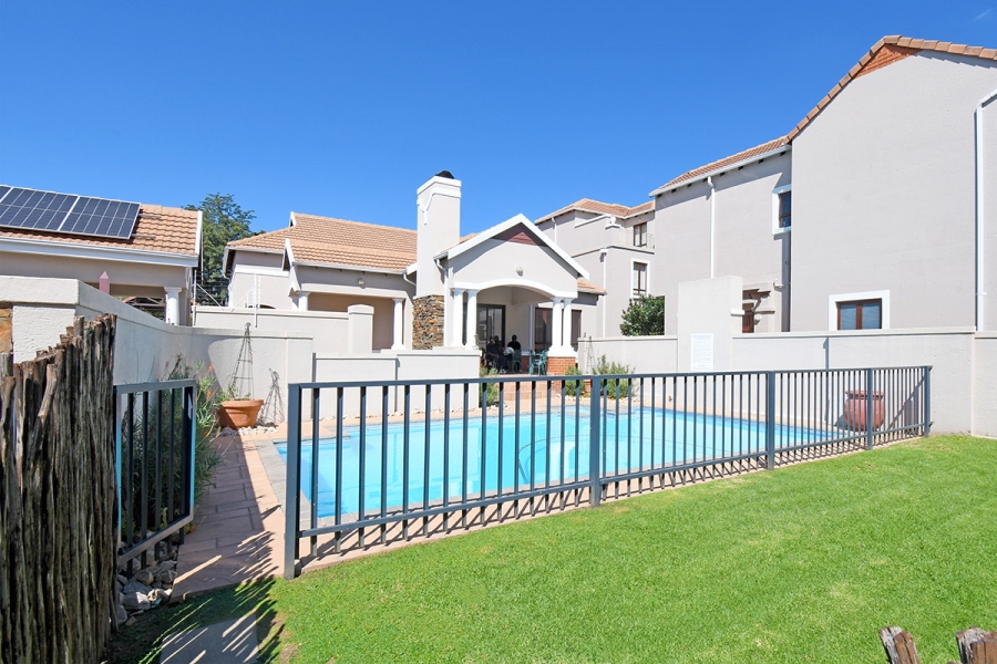 2 Bedroom Property for Sale in Broadacres Gauteng