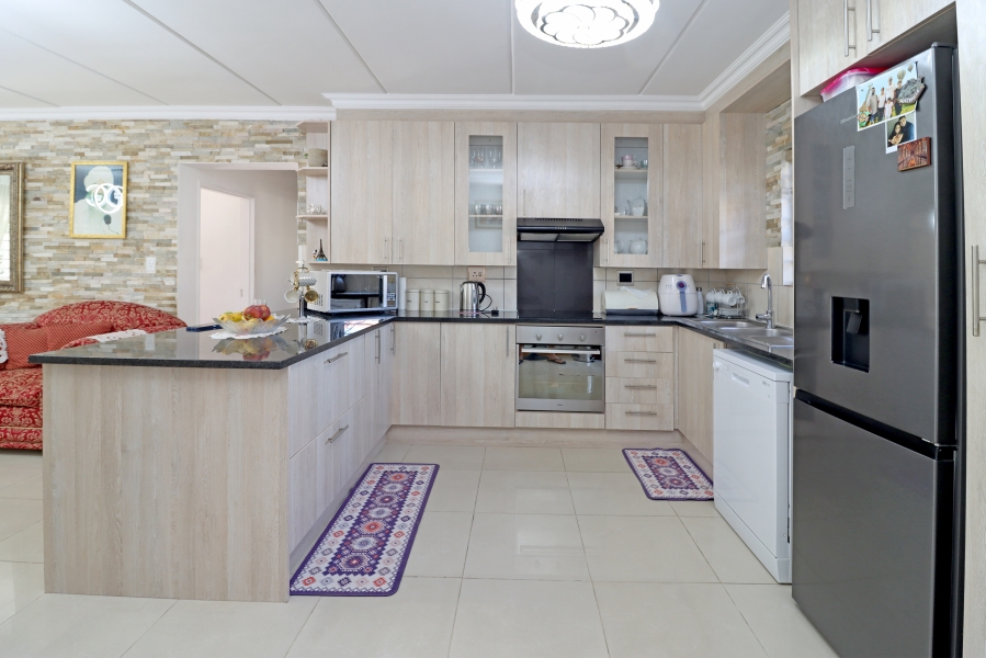 3 Bedroom Property for Sale in Barbeque Downs Gauteng