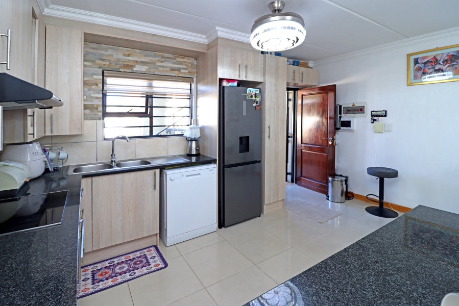 3 Bedroom Property for Sale in Barbeque Downs Gauteng