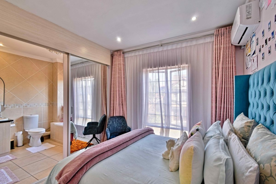 3 Bedroom Property for Sale in Thatchfield Glen Gauteng