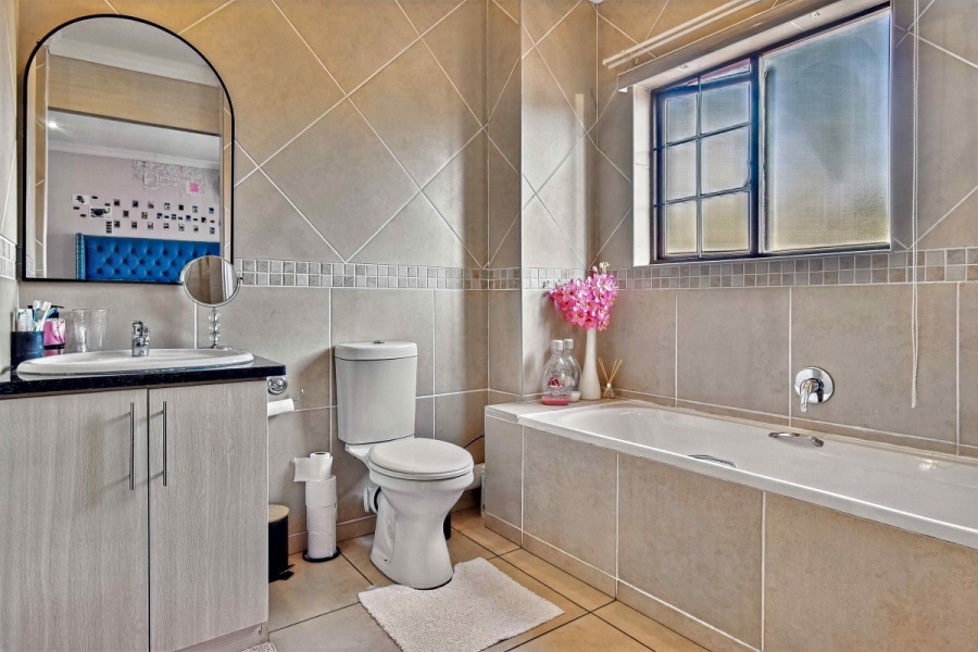 3 Bedroom Property for Sale in Thatchfield Glen Gauteng