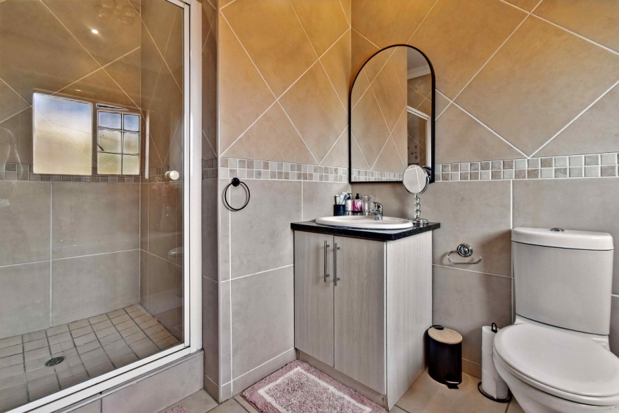 3 Bedroom Property for Sale in Thatchfield Glen Gauteng