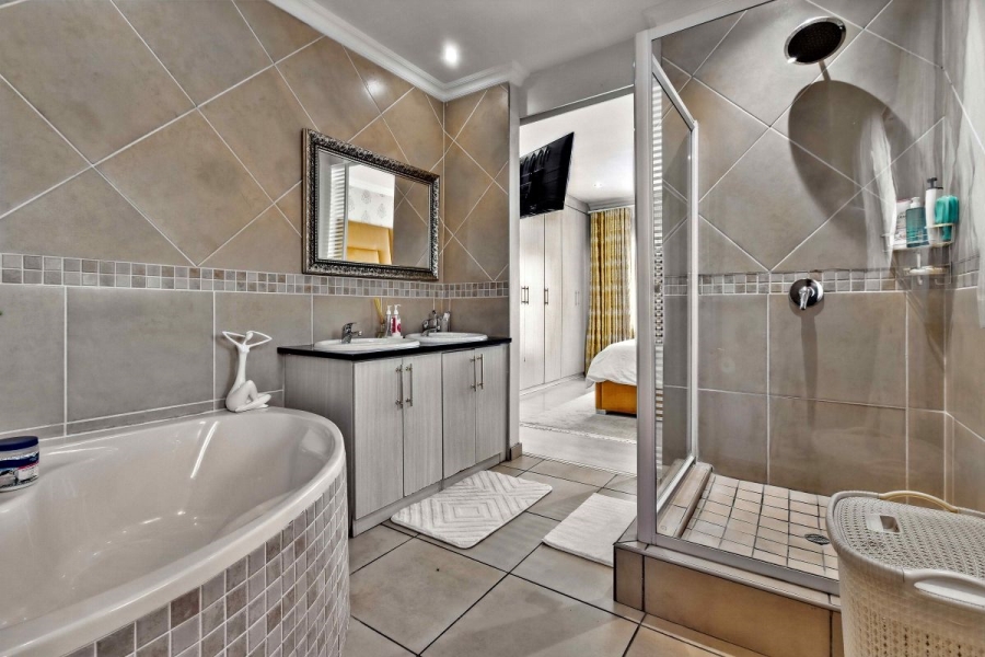 3 Bedroom Property for Sale in Thatchfield Glen Gauteng