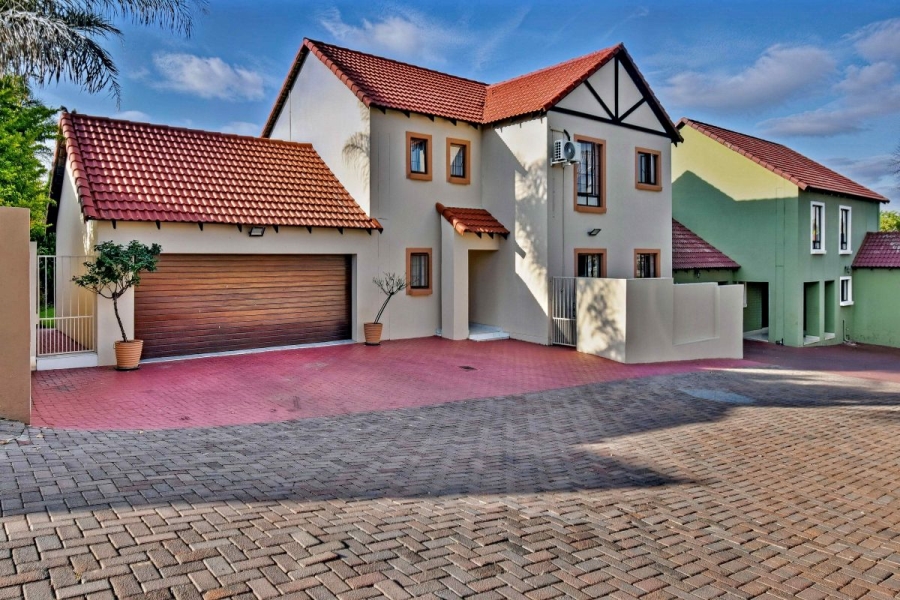 3 Bedroom Property for Sale in Thatchfield Glen Gauteng