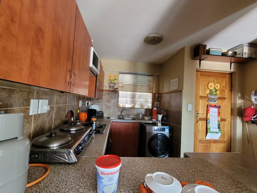 2 Bedroom Property for Sale in Florida Glen Gauteng