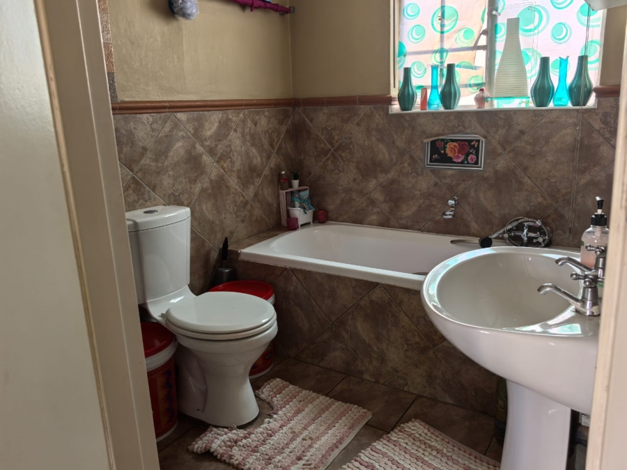 2 Bedroom Property for Sale in Florida Glen Gauteng