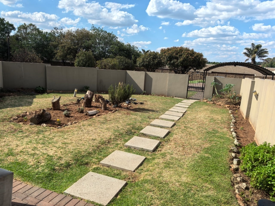 2 Bedroom Property for Sale in Florida Glen Gauteng
