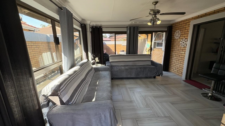 2 Bedroom Property for Sale in Beyers Park Gauteng